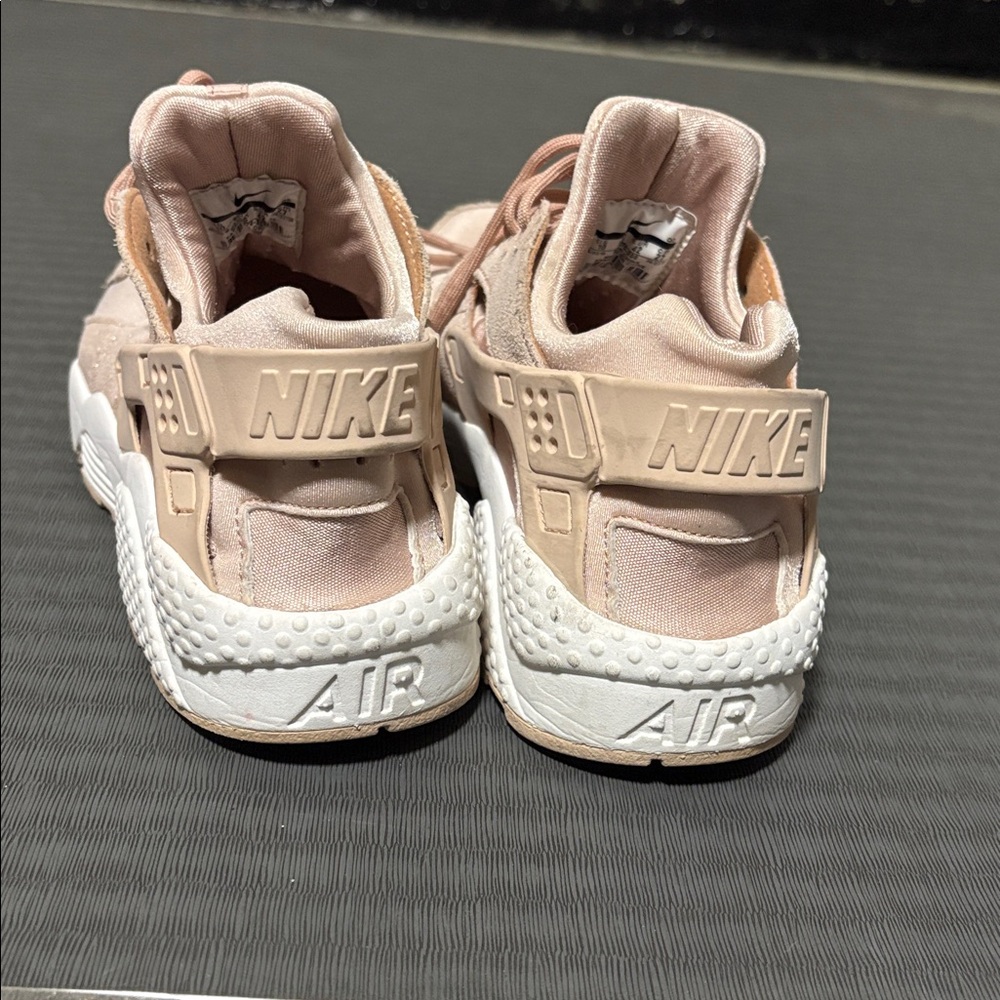 Nike Hurache Particle Beige Sneakers Size 10 - Picture 4 of 7